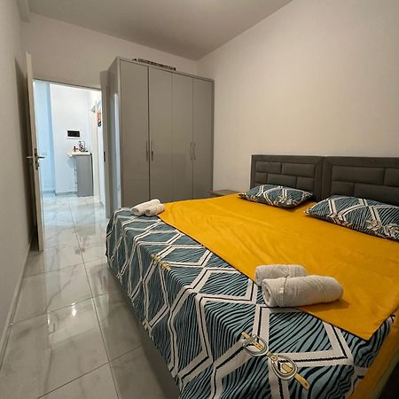 Second Home 1 Tirana Exteriör bild