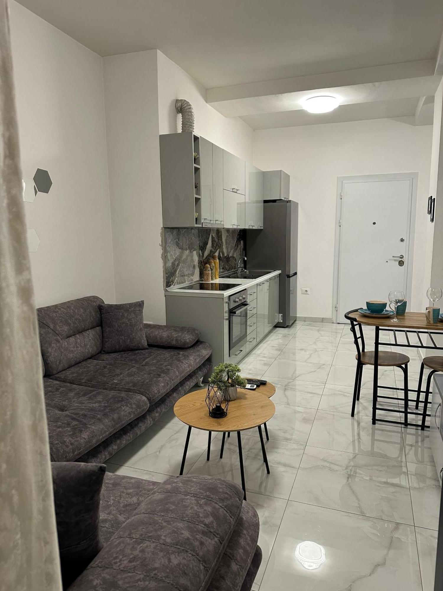 Second Home 1 Tirana Exteriör bild